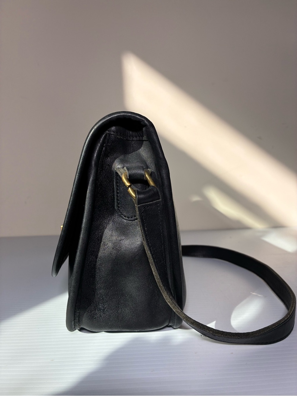Vintage Coach City Bag Black Leather Brass Turnlock Crossbody Shoulder Bag - Picture 5 of 13